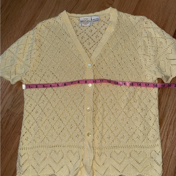 Vintage Butter Yellow Short Sleeve Button Front Cardigan Knit Sweater Size Small - Picture 3 of 8